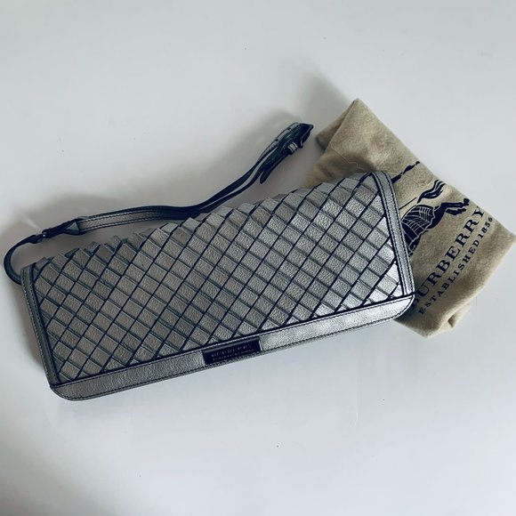 BURBERRY CLUTCH BAG WITH DUST BAG MADE IN ITALY - Picture 1 of 16